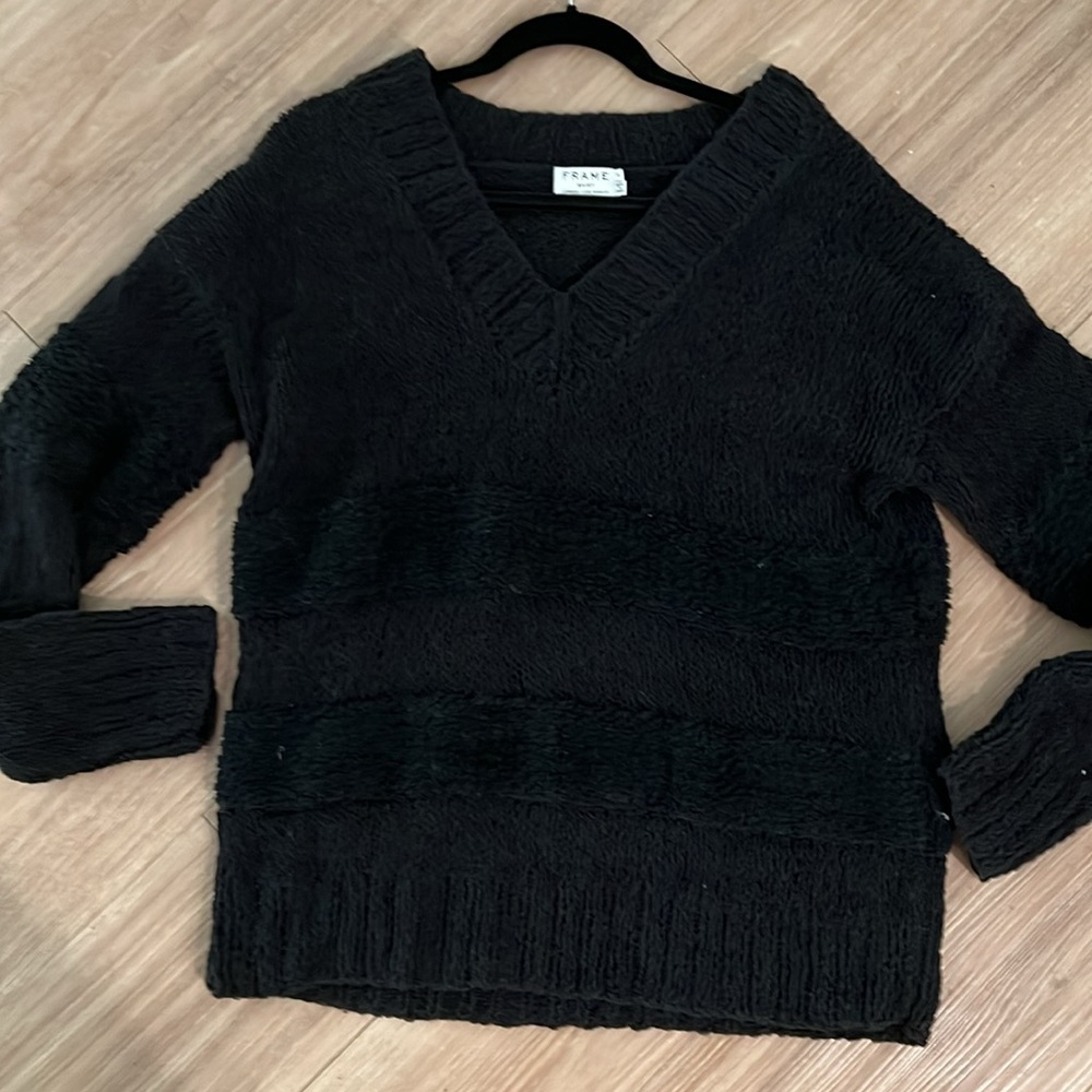 FRAME Black Textured V-Neck Sweater (Medium)